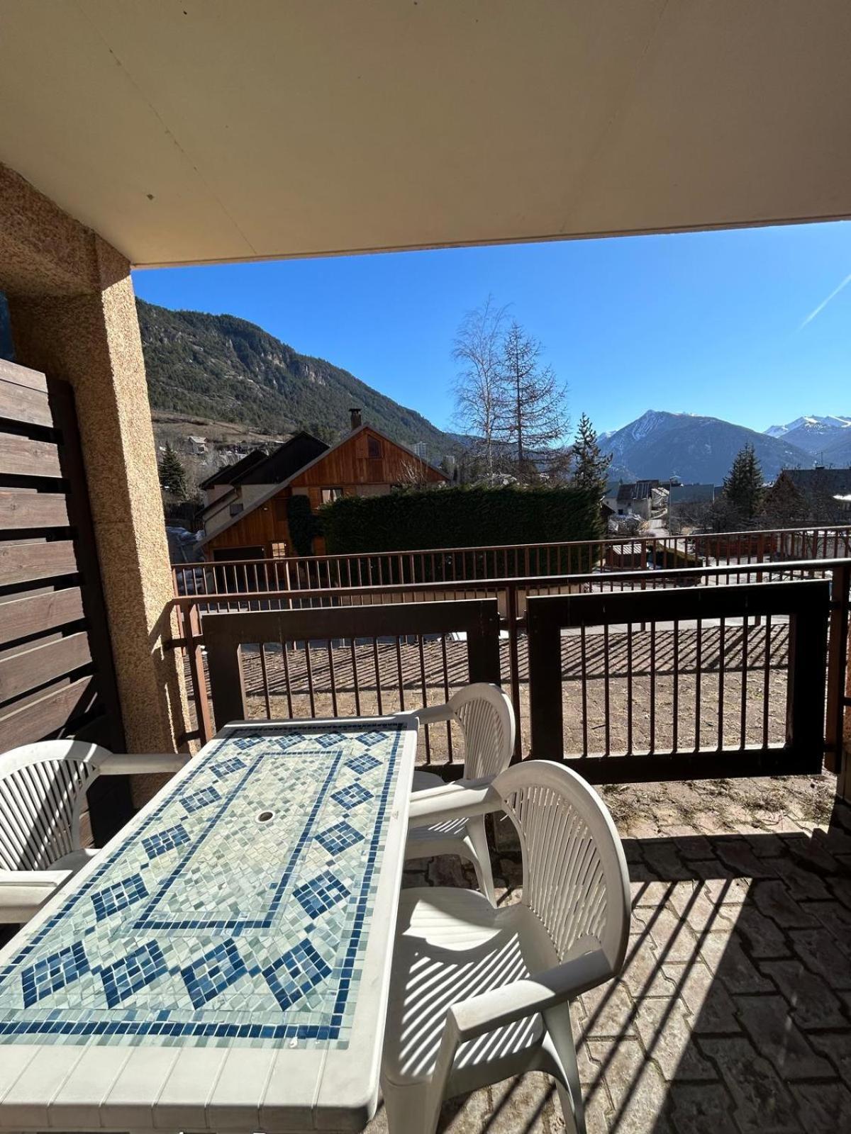 Chaleureux Appartement Moderne Briançon Exteriér fotografie